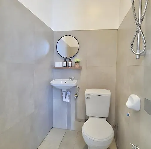 New Modern Near Airport, And Fast Wi-fi
