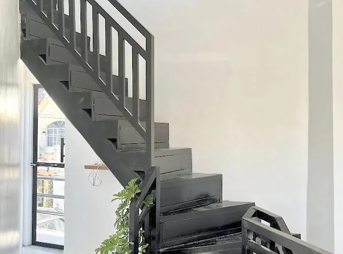 New Modern Near Airport, And Fast Wi-fi *